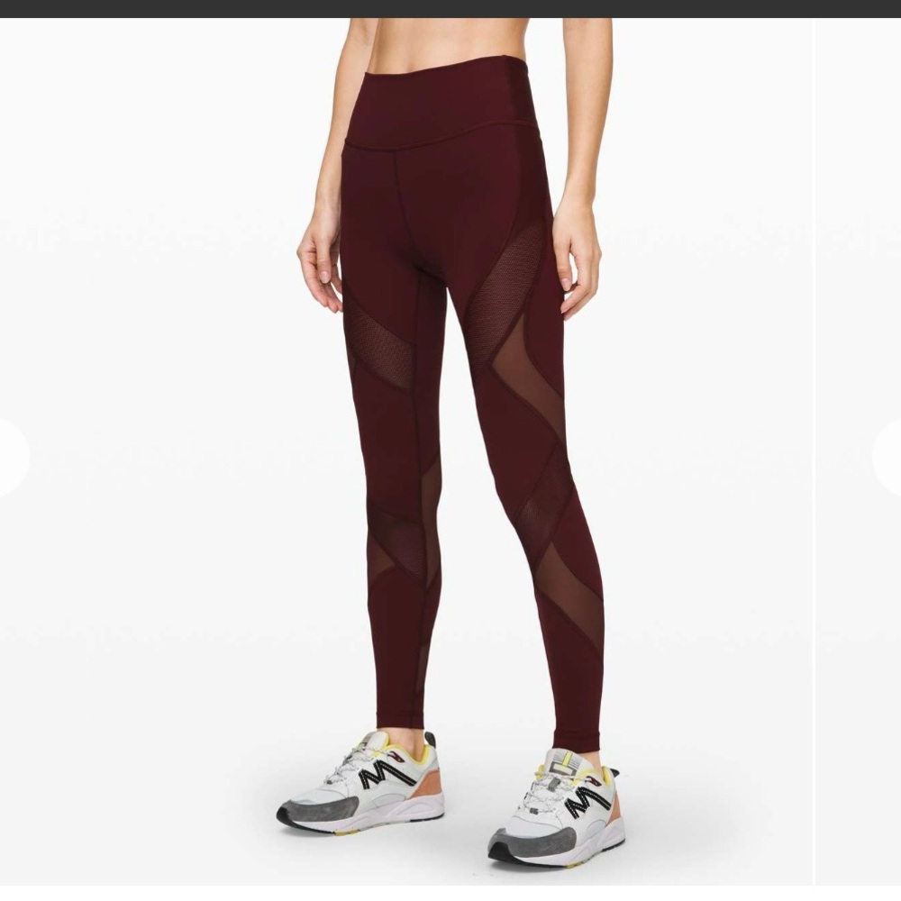 Lululemon Wunder Under High-Rise
Tight 28" *Mesh in garnet red size 0